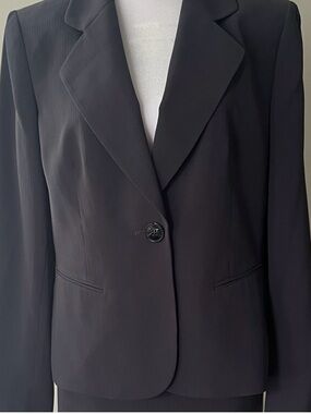 Classic Charcoal Kasper Women's Blazer - Tailored Single-Button Jacket